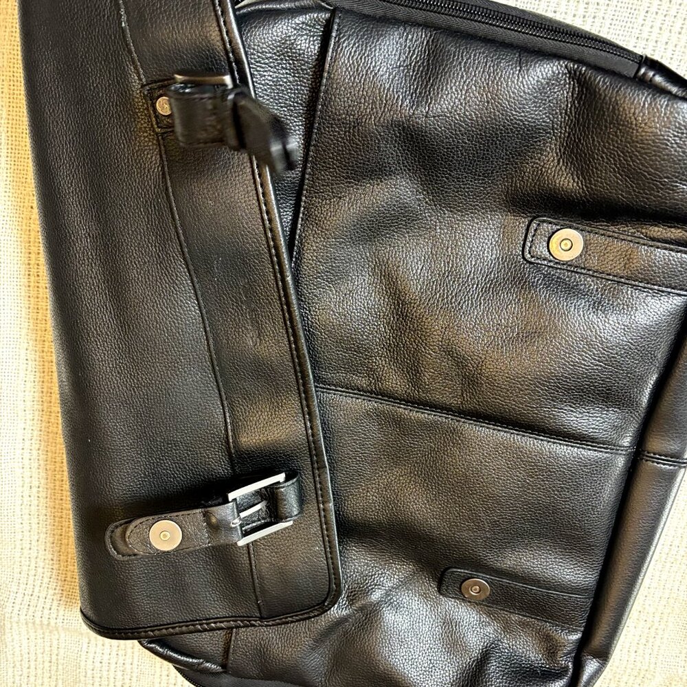 Samsonite Black Classic Leather Flapover Business Satchel Bag—Fits 2 Laptops - Picture 6 of 16